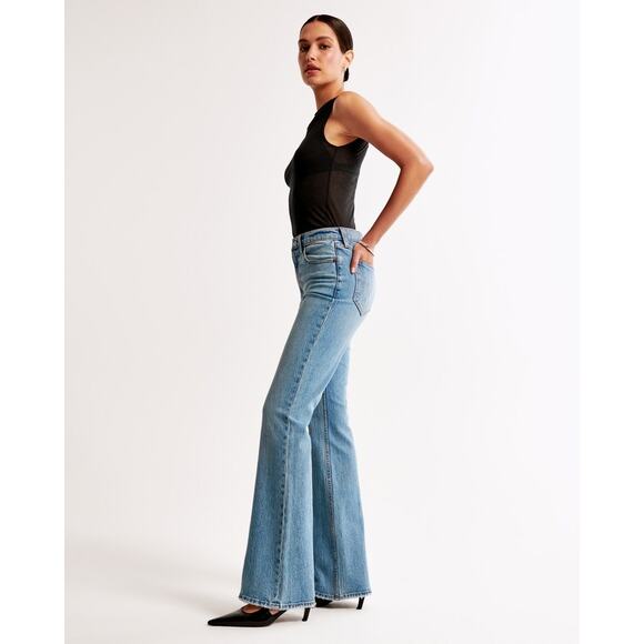 Abercrombie & Fitch The Vintage Flare High Rise Short Jeans - Picture 13 of 14